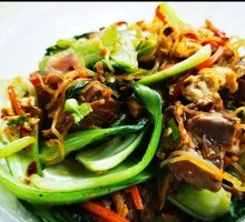Duck Leg and Egg Stir-Fried Noodles