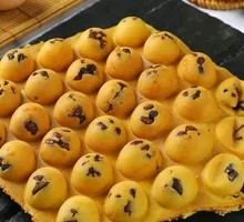 Raisin Egg Waffle