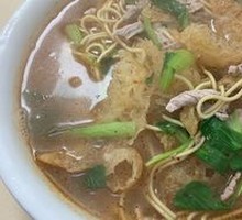 Pig Skin Tendon with Preserved Vegetable and Pork Noodle Soup