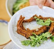 Sauced Duck Feet