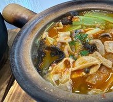 砂锅泡椒鸡杂