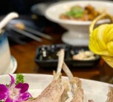 Hand-grabbed Lamb Ribs