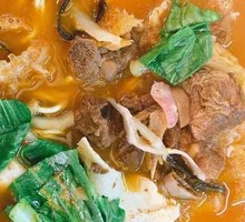 Sauce-Braised Bone Noodles with Nine Fresh Vegetables