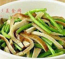 Stir-fried water bamboo with fried tofu