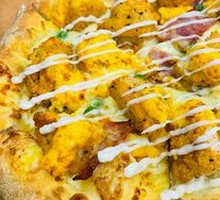 Golden Yolk Chicken Pizza
