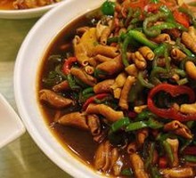 Green Pepper Stir-fried Duck Intestines