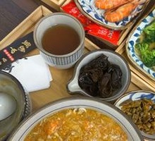 Crab Golden Noodles
