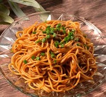Chicken and Mushroom Hot Dry Noodles