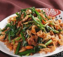 Stir-fried河虾 with leeks