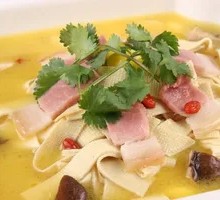 Meat Soup with Tofu Skin