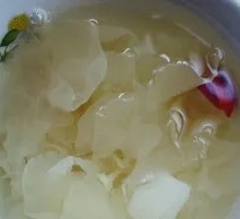 Silver Ear and Lily Bulb Salad