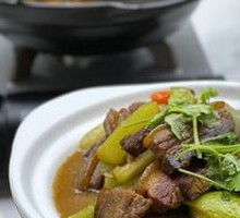 Xinyang Stewed Pork in Clay Pot