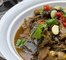 Huangchuan Softshell Turtle Stewed with Local Chicken