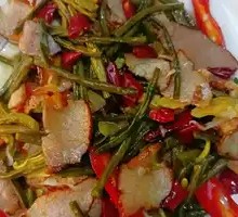 Stir-Fried Sausage