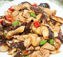 香菇炒肉盖浇面