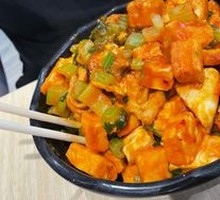 Spicy Soy Chicken Stir-Fried Noodles