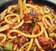 Sauce-Flavored Ham Fried Rice Noodles