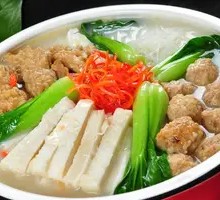 Meatball Noodle Soup with Steamed Bread