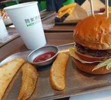 Spicy Beef Burger with Meat Sauce