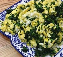 Stir-fried Eggs with Wild Greens