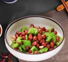 Vinegar-mixed Green Pepper and Peanuts