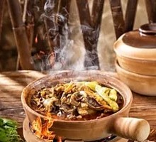 砂锅泡椒鸡杂