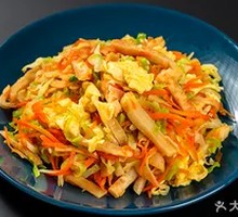 Stir-Fried Noodle Strips