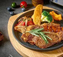 Winnie's Classic Bone-in Ribeye Steak