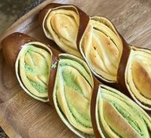 Pistachio Pretzel