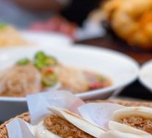 One-Bite Fragrant Braised Pork Steamed Bun