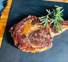 Tomahawk Steak