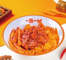 Spicy Kimchi Beef Noodle and Rice Cake Half