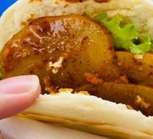 Spicy Potato Slices in Flatbread