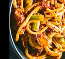 Soy Sauce Beef Stir-Fried Rice Noodles