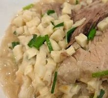 Beef Noodle Soup with Steamed Bread