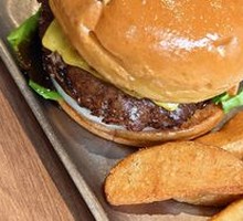 Wesley's Classic Burger