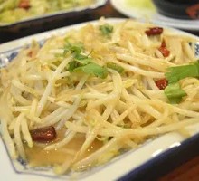 Sour Stir-Fried Bean Sprouts