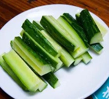 Peeled Cucumber Strips