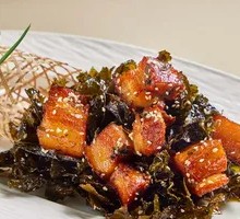 Tea-Scented Braised Pork