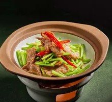 Stir-Fried Beef with Yellow Onion