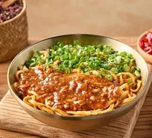 Classic Noodles with Meat Sauce