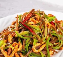 青椒炒肉盖饭