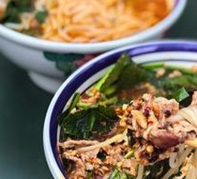 鲜牛肉肉酱米线