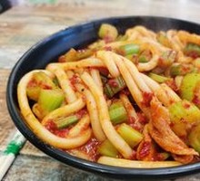 Sauce-Flavored Chicken Fried Rice Noodles