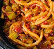 Soy Sauce Beef Stir-Fried Rice Noodles