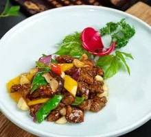 Golden Garlic Snowflake Beef