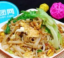 Stir-Fried Rolled Noodles