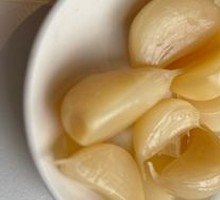 Sweet Pickled Garlic