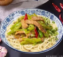 Stir-Fried Pork with Green Pepper Noodles