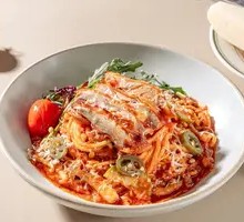 Spicy Tomato Herb Chicken Pasta